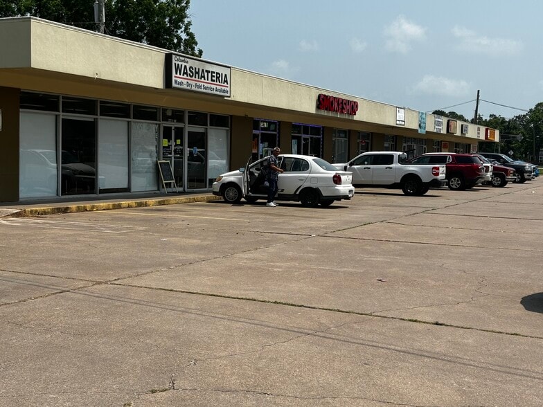 412 S 17th St, West Columbia, TX for sale - Primary Photo - Image 1 of 8