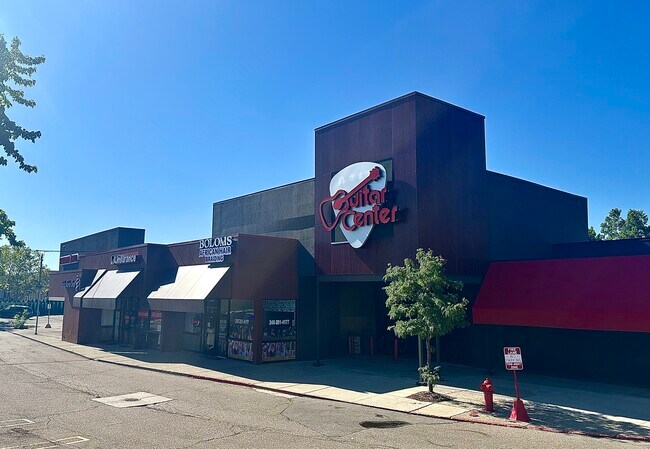 More details for 29555 Northwestern Hwy, Southfield, MI - Retail for Sale