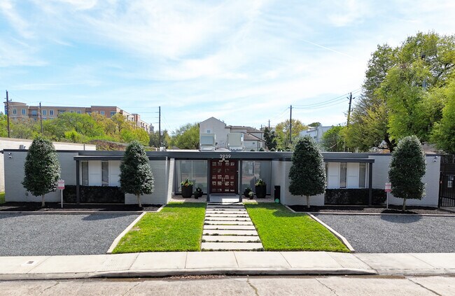 More details for 3939 Essex Ln, Houston, TX - Office for Sale