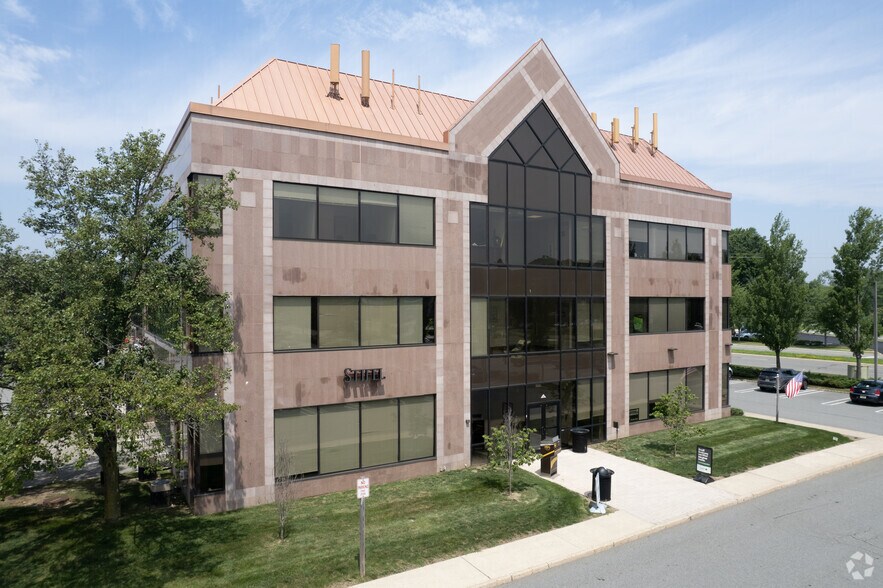 275 Route 10 E, Succasunna, NJ à louer - Photo du bâtiment - Image 2 de 4