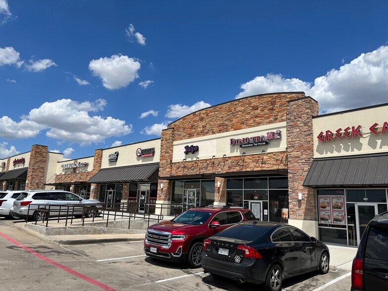 3529 Heritage Trace Pky, Fort Worth, TX for lease - Building Photo - Image 2 of 5