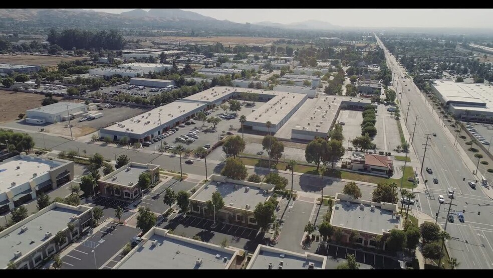 721 Nevada St, Redlands, CA à louer - Vidéo sur l’inscription commerciale - Image 2 de 24