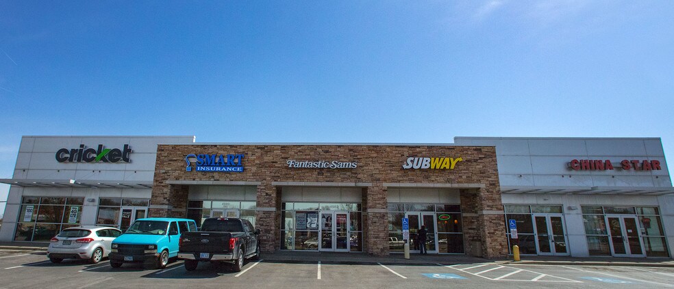 4980-4988 Roe Blvd, Roeland Park, KS à louer - Photo du bâtiment - Image 2 de 10