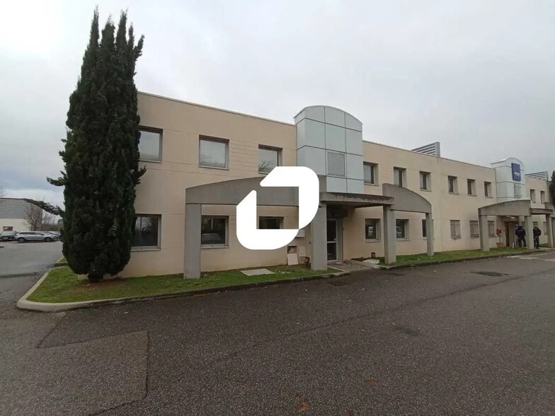 36 Rue Champ Dolin, Saint-Priest for lease - Building Photo - Image 3 of 31