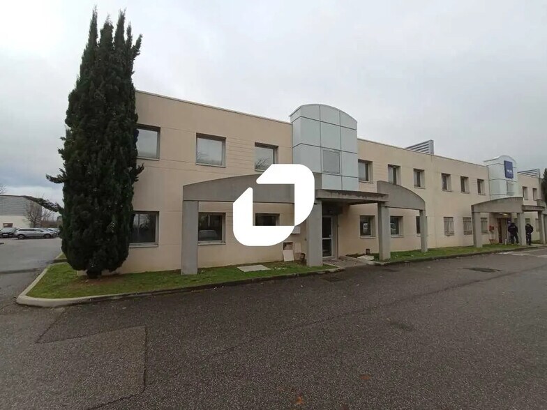 36 Rue Champ Dolin, Saint-Priest à louer - Photo du bâtiment - Image 3 de 31