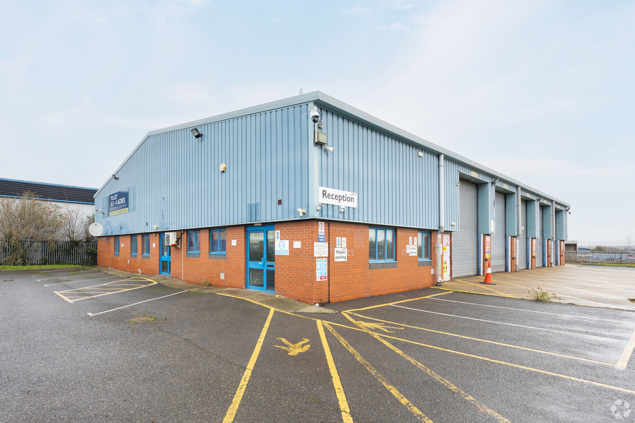 Barlow Way, Rainham for lease Primary Photo- Image 1 of 2