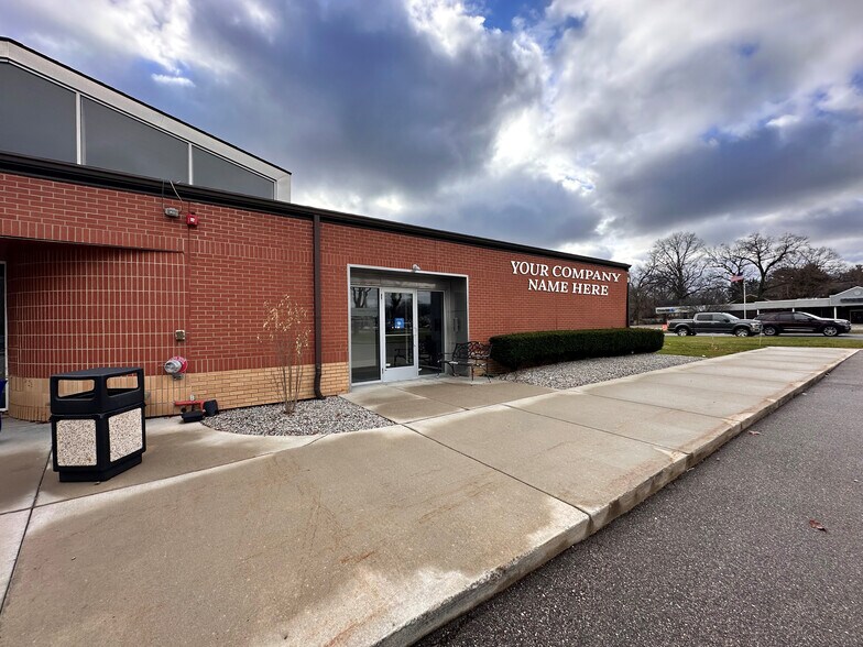 26454 Woodward Ave, Royal Oak, MI à louer - Photo du bâtiment - Image 2 de 4