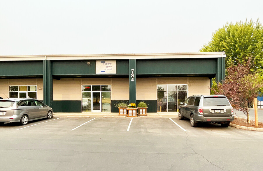 784 S Bertelsen Rd, Eugene, OR for lease - Building Photo - Image 3 of 4