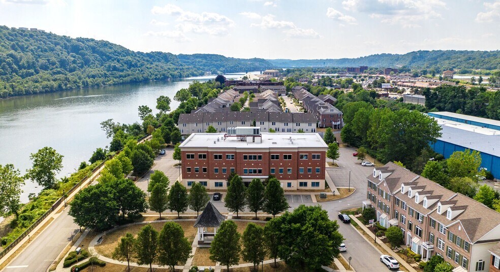 300 Chapel Harbor Dr, Pittsburgh, PA à louer - Photo du bâtiment - Image 3 de 7