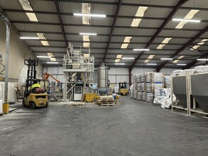 Seaton Ross, Seaton Ross for lease Interior Photo- Image 2 of 8