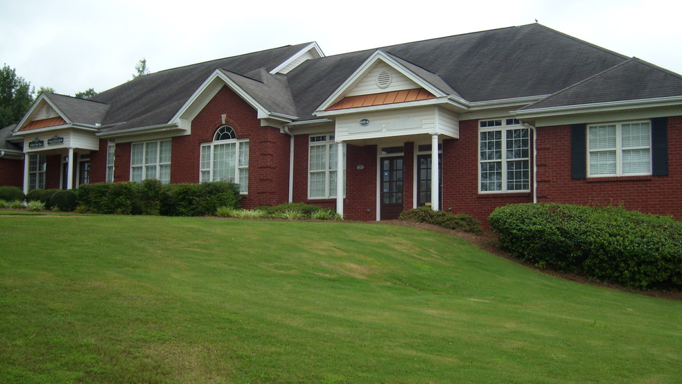 327 Dahlonega St, Cumming, GA for lease - Building Photo - Image 1 of 12