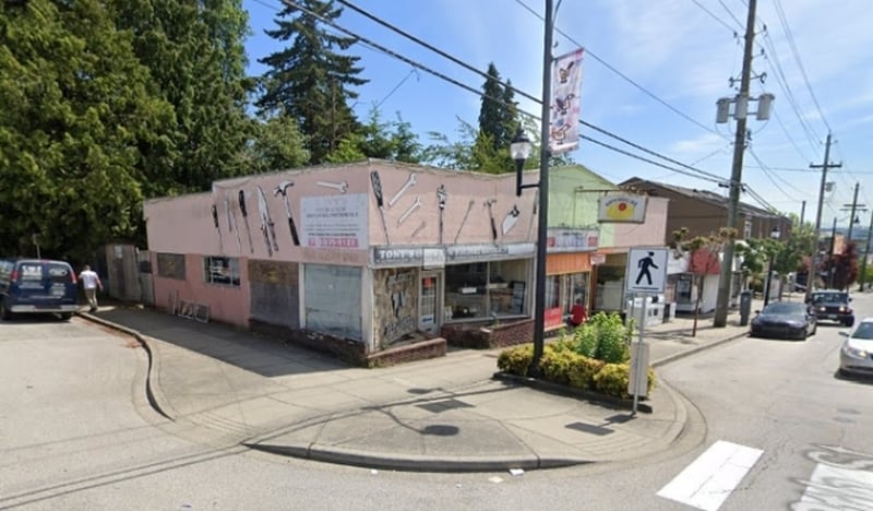 819 Twelfth St, New Westminster, BC à vendre - Photo du bâtiment - Image 2 de 5