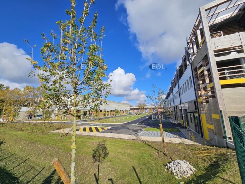 Flex dans Fresnes à louer - Photo du bâtiment - Image 2 de 22