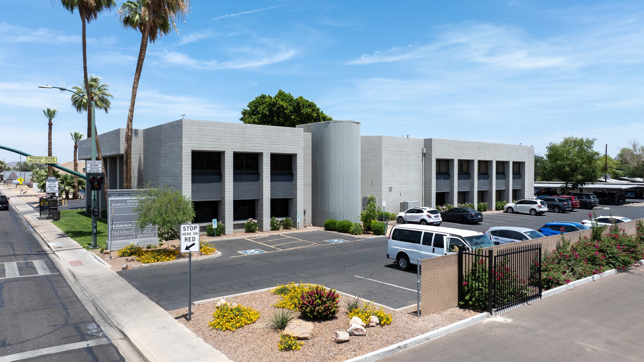 4201 N 16th St, Phoenix, AZ à louer Photo du bâtiment- Image 1 de 9