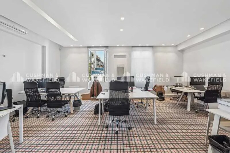 44 Avenue Victor Hugo, Paris for lease - Building Photo - Image 3 of 19