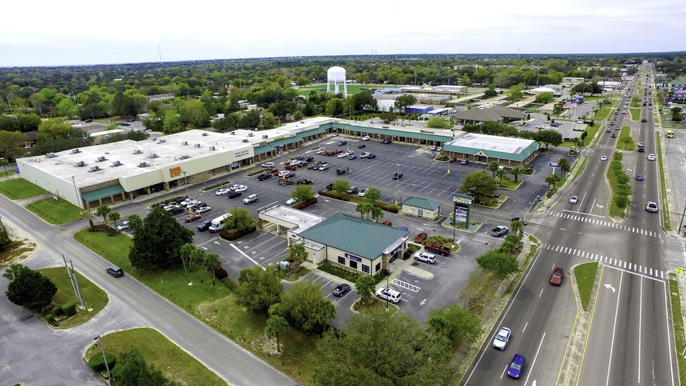 111-119 Racetrack Rd NW, Fort Walton Beach, FL à louer - Photo du bâtiment - Image 3 de 13