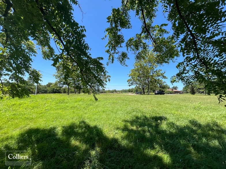 1501 Rainbow Rd, Rogers, AR à vendre - Photo du bâtiment - Image 3 de 8