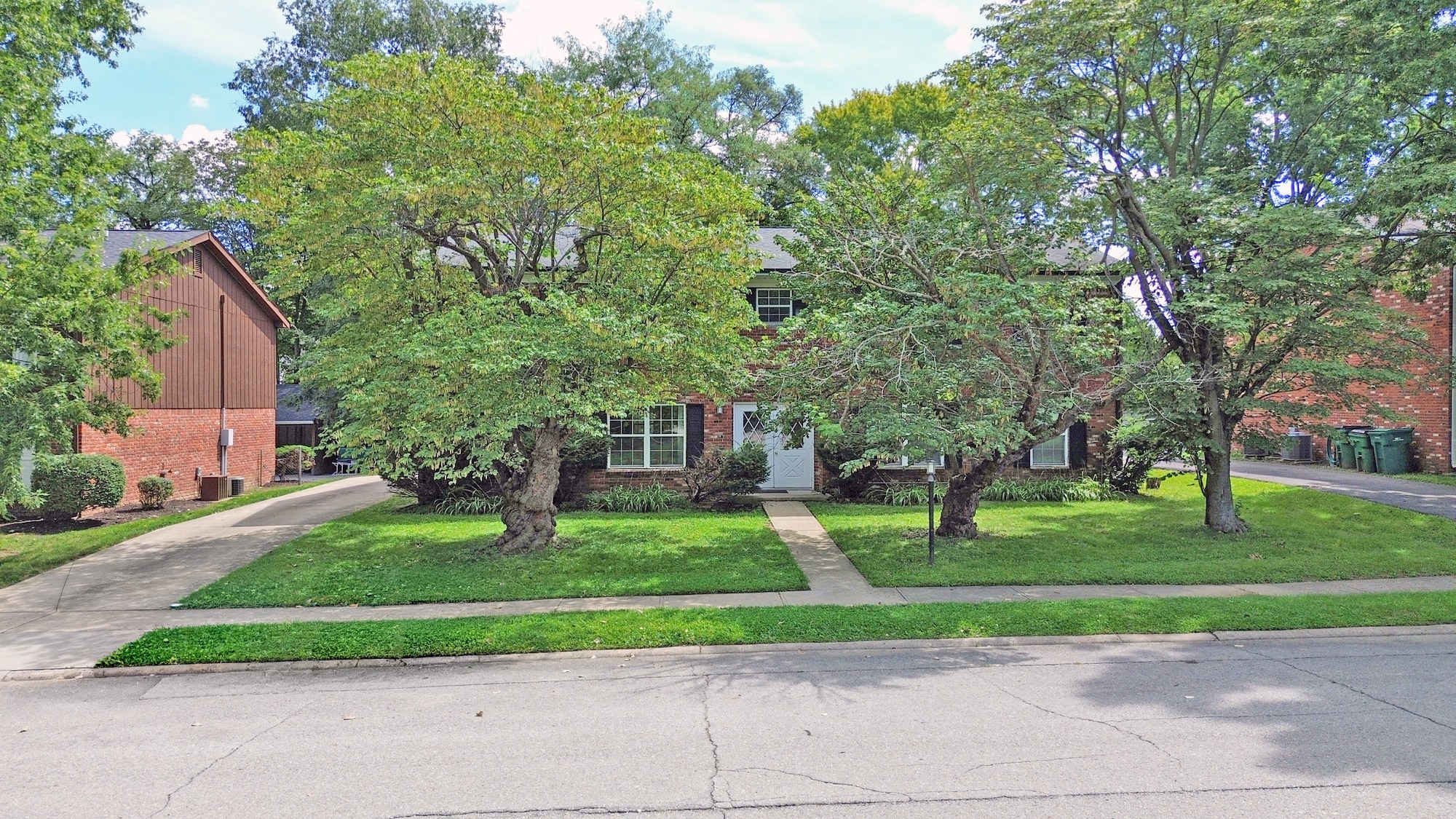 209 Lark Dr, Carmel, IN for sale Primary Photo- Image 1 of 6