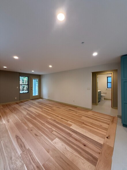 228 21st Ave E, Seattle, WA à vendre - Photo intérieure - Image 3 de 10