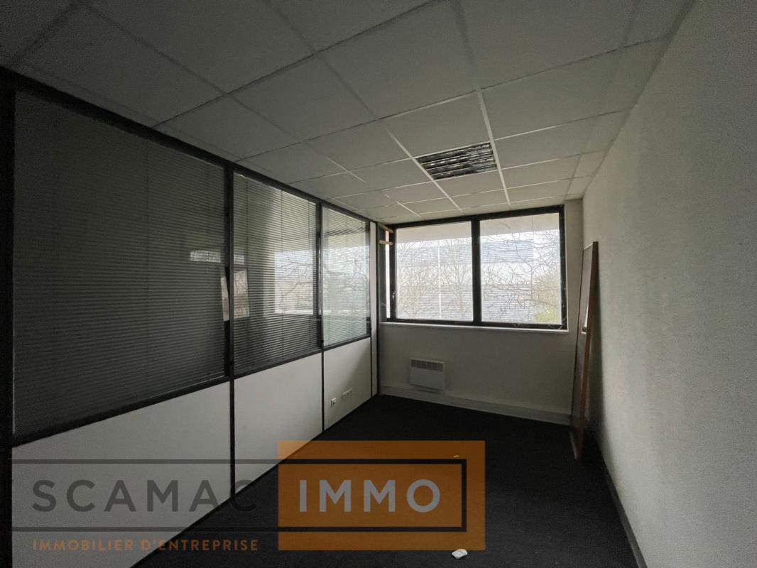 Industrial in Lisses for lease Interior Photo- Image 1 of 10