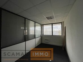 Industrial in Lisses for lease Interior Photo- Image 1 of 10