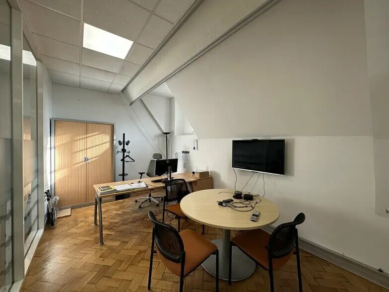 Office in Strasbourg for lease - Interior Photo - Image 3 of 7