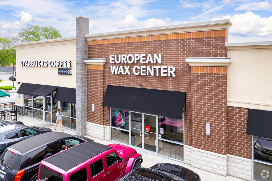 5211-5219 Touhy Ave, Skokie, IL for lease - Building Photo - Image 2 of 18