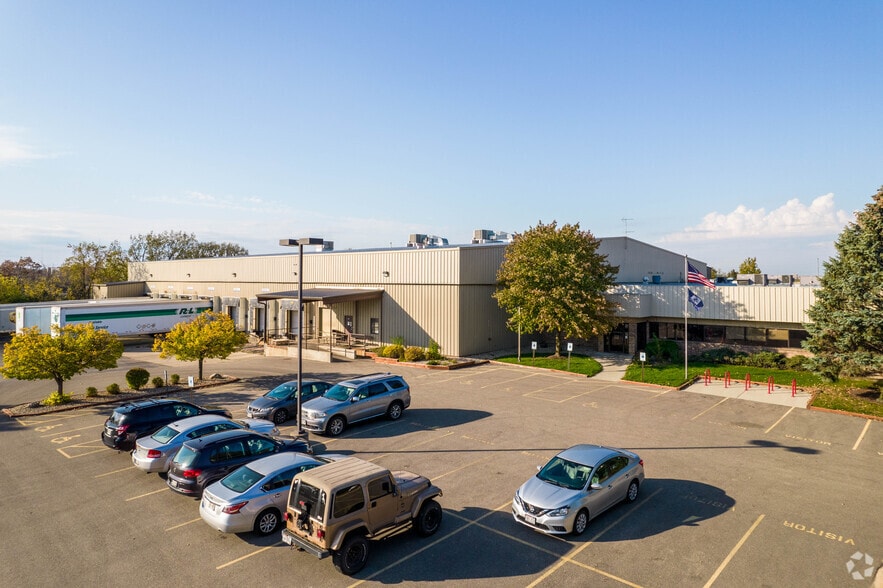 3202 Latham Dr, Madison, WI for lease - Primary Photo - Image 1 of 6