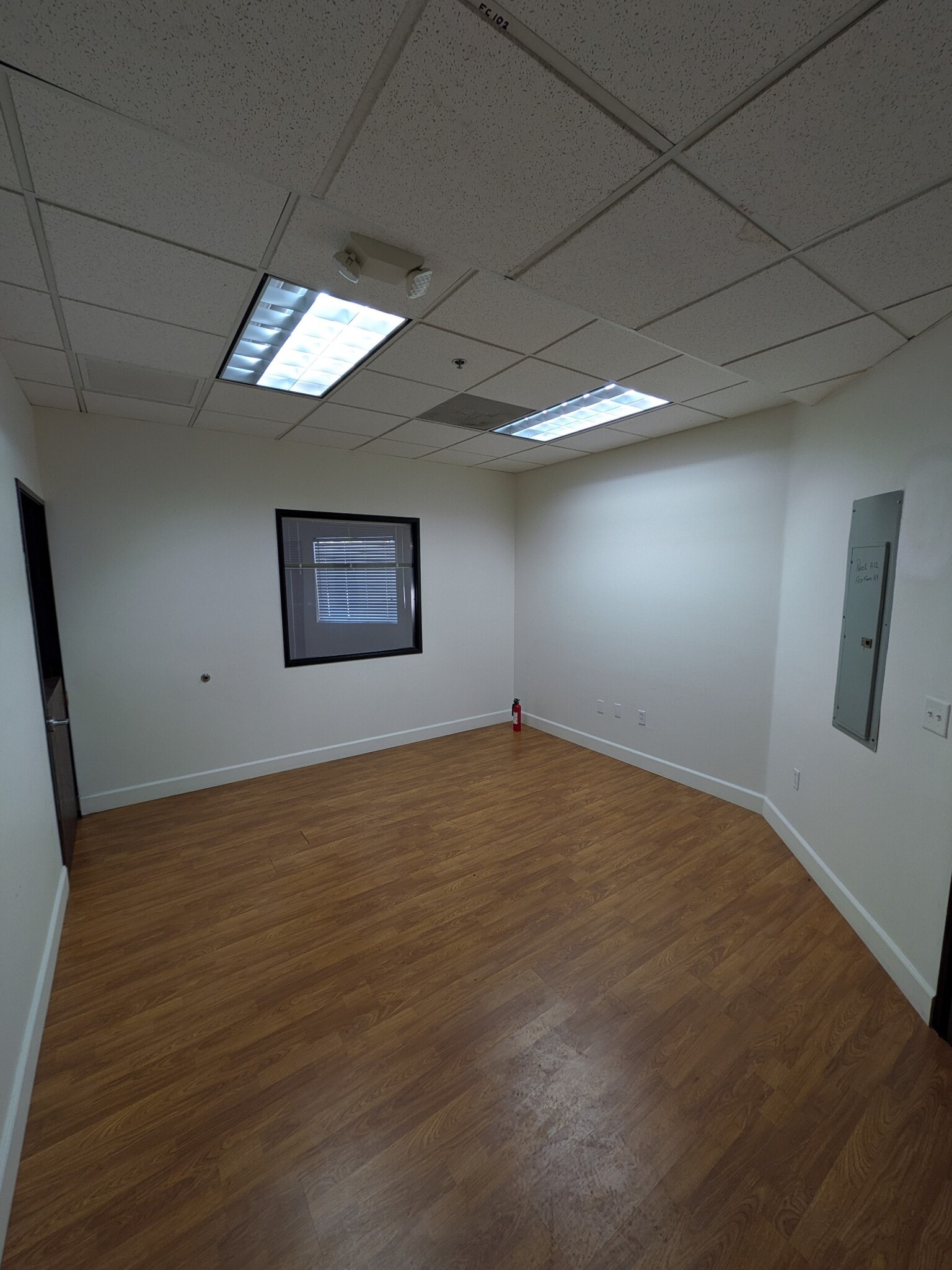 2600 Foothill Blvd, La Crescenta, CA à louer Photo intérieure- Image 1 de 7