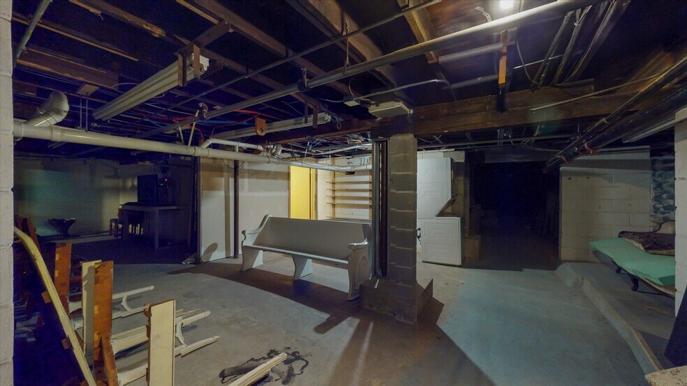 218 W Main St, Urbana, IL à vendre - Photo du bâtiment - Image 3 de 100