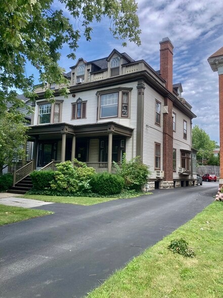 343 Elmwood Ave, Buffalo, NY for sale - Building Photo - Image 2 of 23