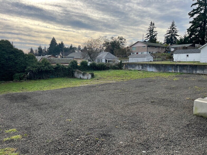 4105 W F St, Bremerton, WA à louer - Photo du bâtiment - Image 3 de 3
