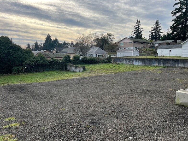 4105 W F St, Bremerton, WA à louer - Photo du bâtiment - Image 3 de 3