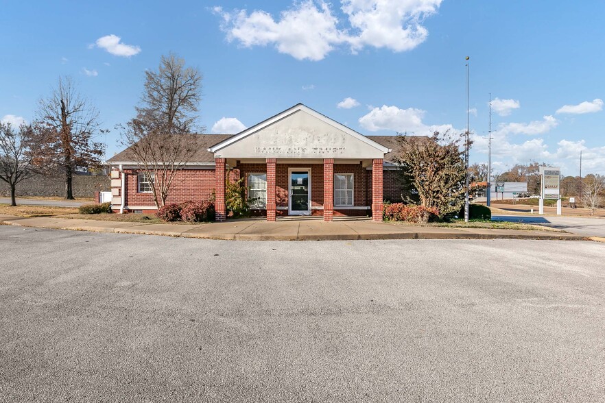 2113 S Highland Ave, Jackson, TN à vendre - Photo principale - Image 1 de 1