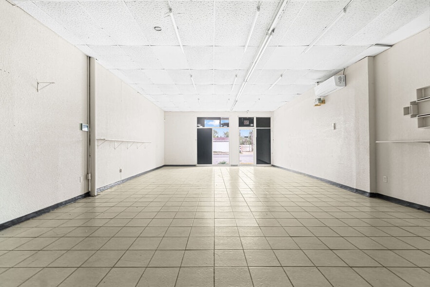 3117-3121 Blanco Rd, San Antonio, TX à louer - Photo du bâtiment - Image 3 de 6