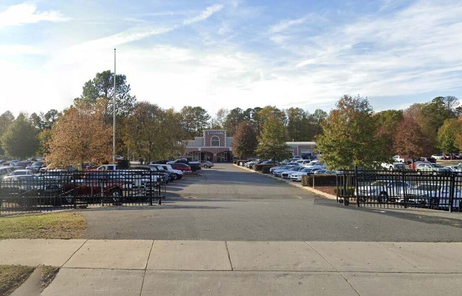 6027-6125 N Tryon St, Charlotte, NC for sale - Building Photo - Image 1 of 2