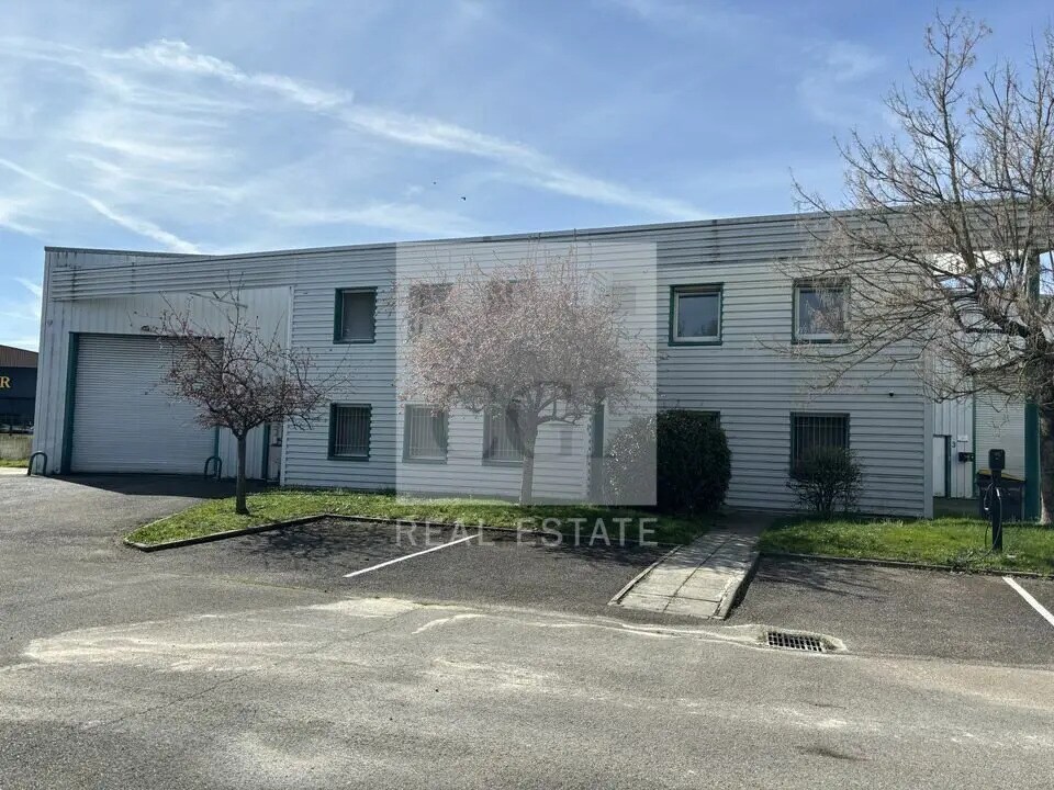 Office in Toussieu for lease Building Photo- Image 1 of 8