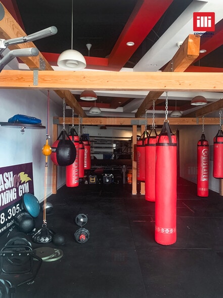 6265 Sepulveda Blvd, Van Nuys, CA for lease - Interior Photo - Image 3 of 5