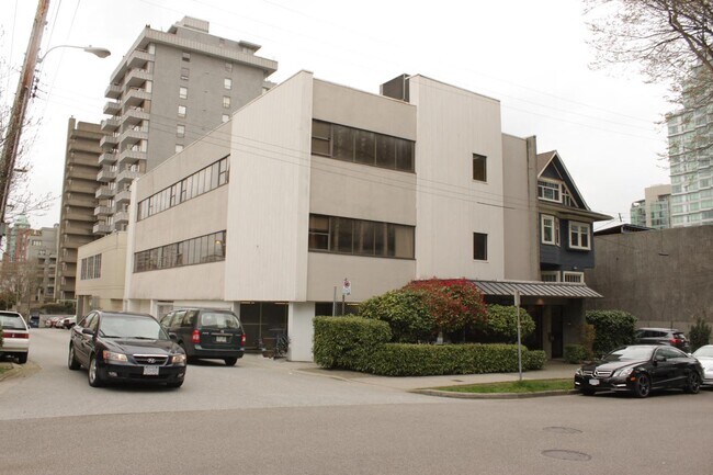 Plus de détails pour 761 Cardero St, Vancouver, BC - Bureau à louer
