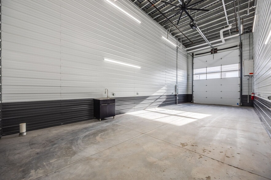 4390 Regent St, Castle Rock, CO for sale - Interior Photo - Image 2 of 9