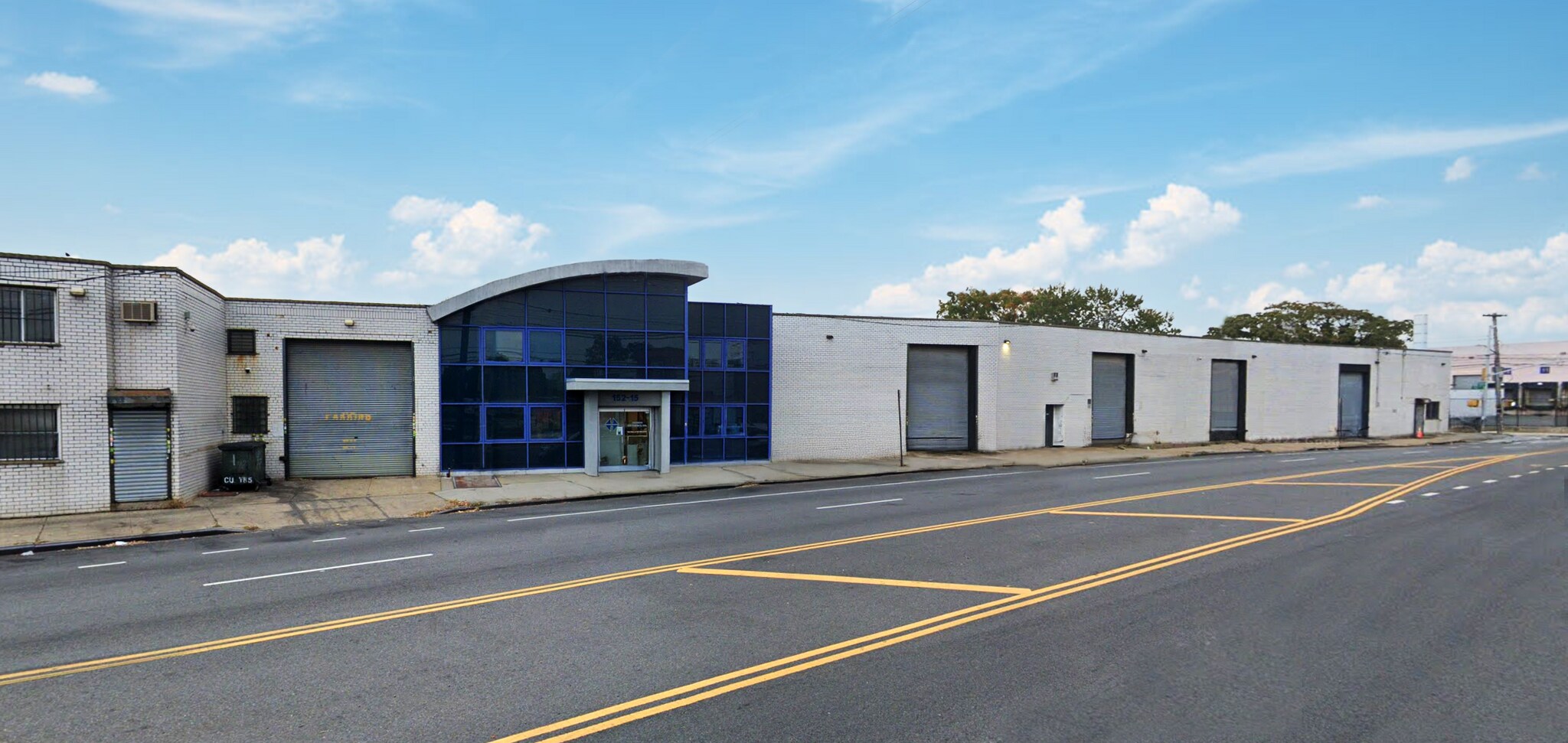 15215-15221 Rockaway Blvd, Jamaica, NY à louer Photo du bâtiment- Image 1 de 2