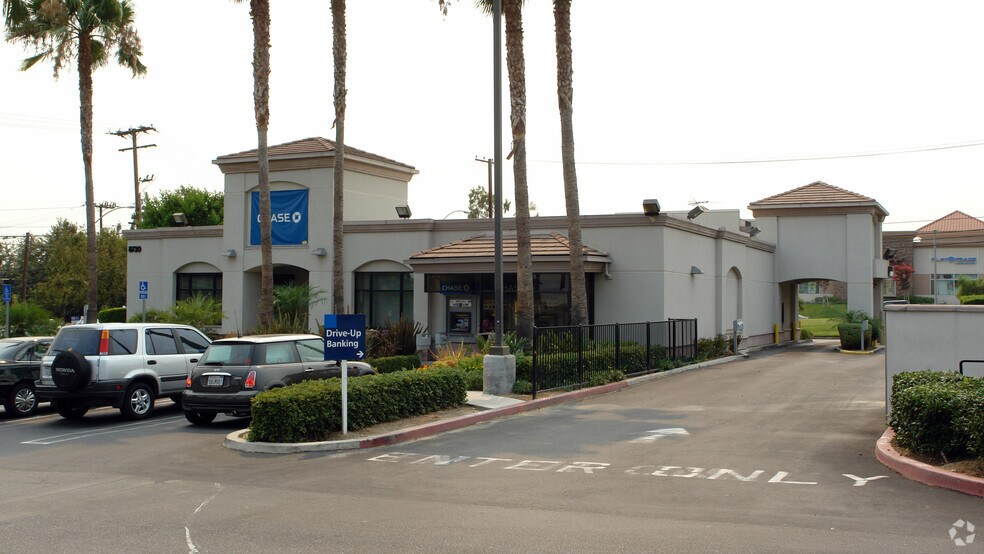 8792 19th St, Rancho Cucamonga, CA à louer - Photo du bâtiment - Image 3 de 3