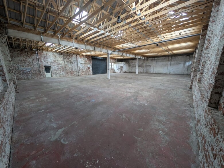 Commercial Rd, South Shields for lease - Interior Photo - Image 3 of 10