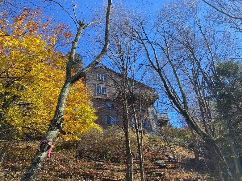 347 S Westridge Rd, Snowshoe, WV à vendre - Photo du bâtiment - Image 2 de 12