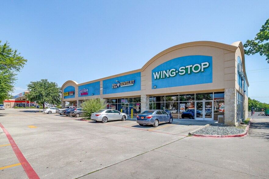 1714 Precinct Line Rd, Hurst, TX à louer - Photo principale - Image 1 de 9