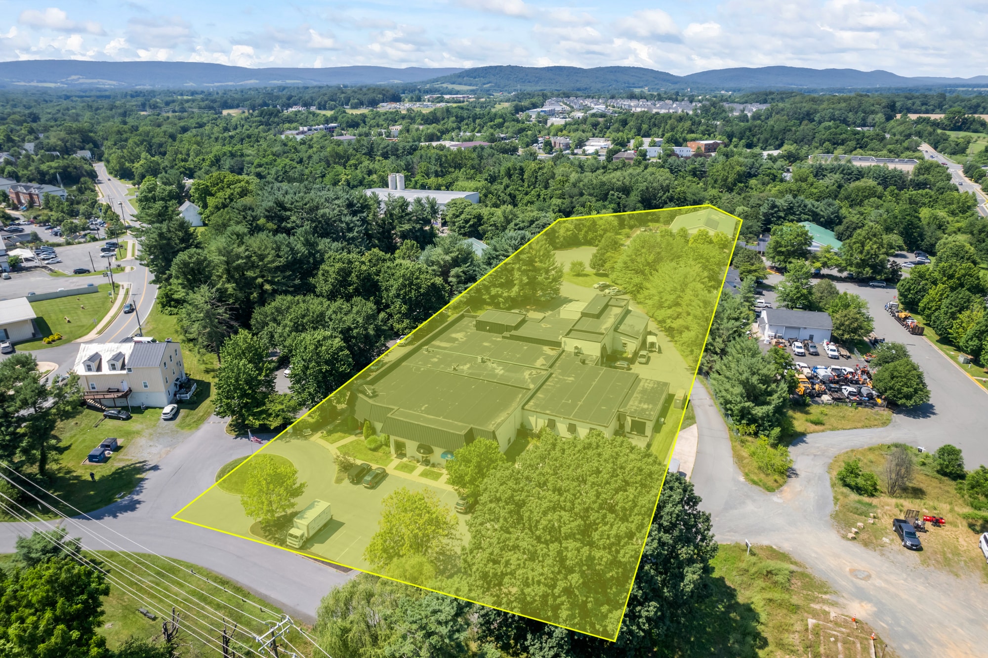 Industrial Portfolio Owner-User portfolio of 2 properties for sale on LoopNet.ca Primary Photo- Image 1 of 16