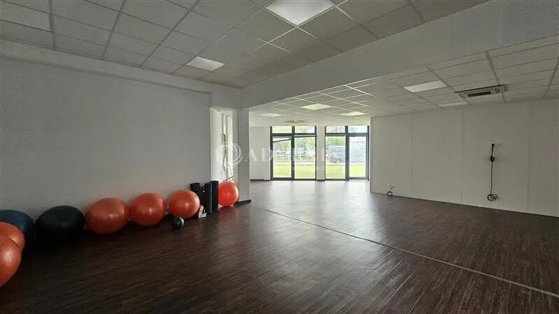 Office in Wambrechies for lease - Interior Photo - Image 3 of 8