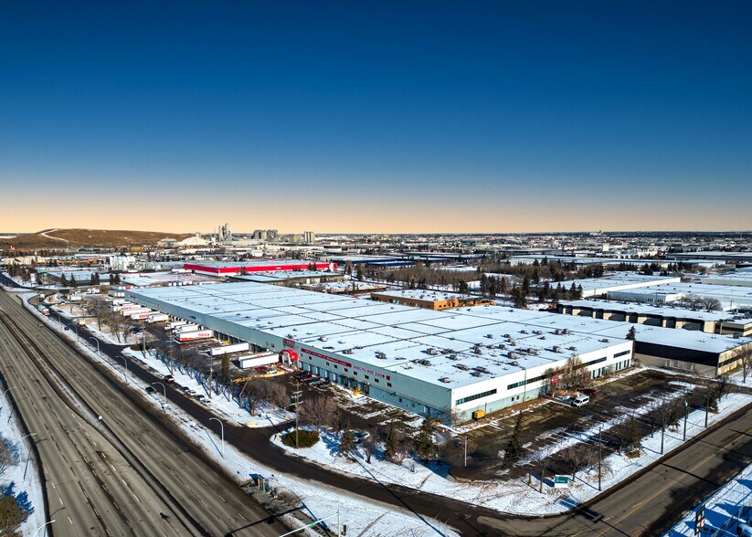 16930 114 Ave NW, Edmonton, AB à louer - Photo du bâtiment - Image 2 de 4