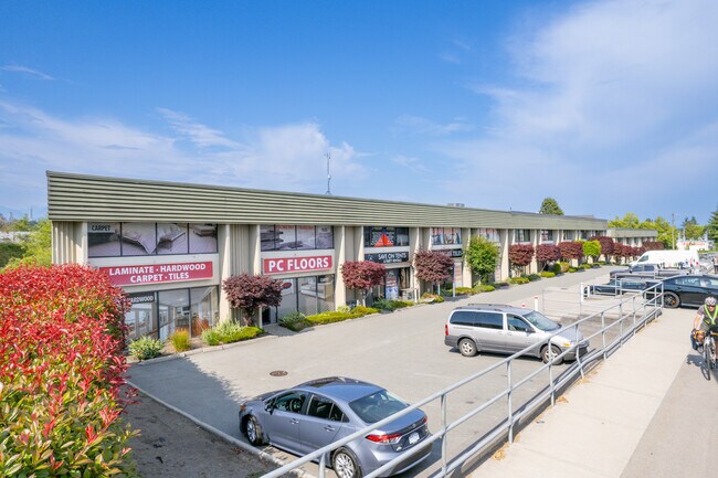 Plus de détails pour 12975-12999 80 Ave, Surrey, BC - Industriel à vendre