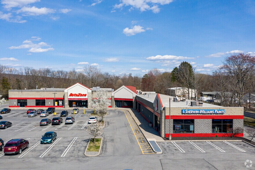 1404 Union Ave, Newburgh, NY à louer - Photo du bâtiment - Image 3 de 7